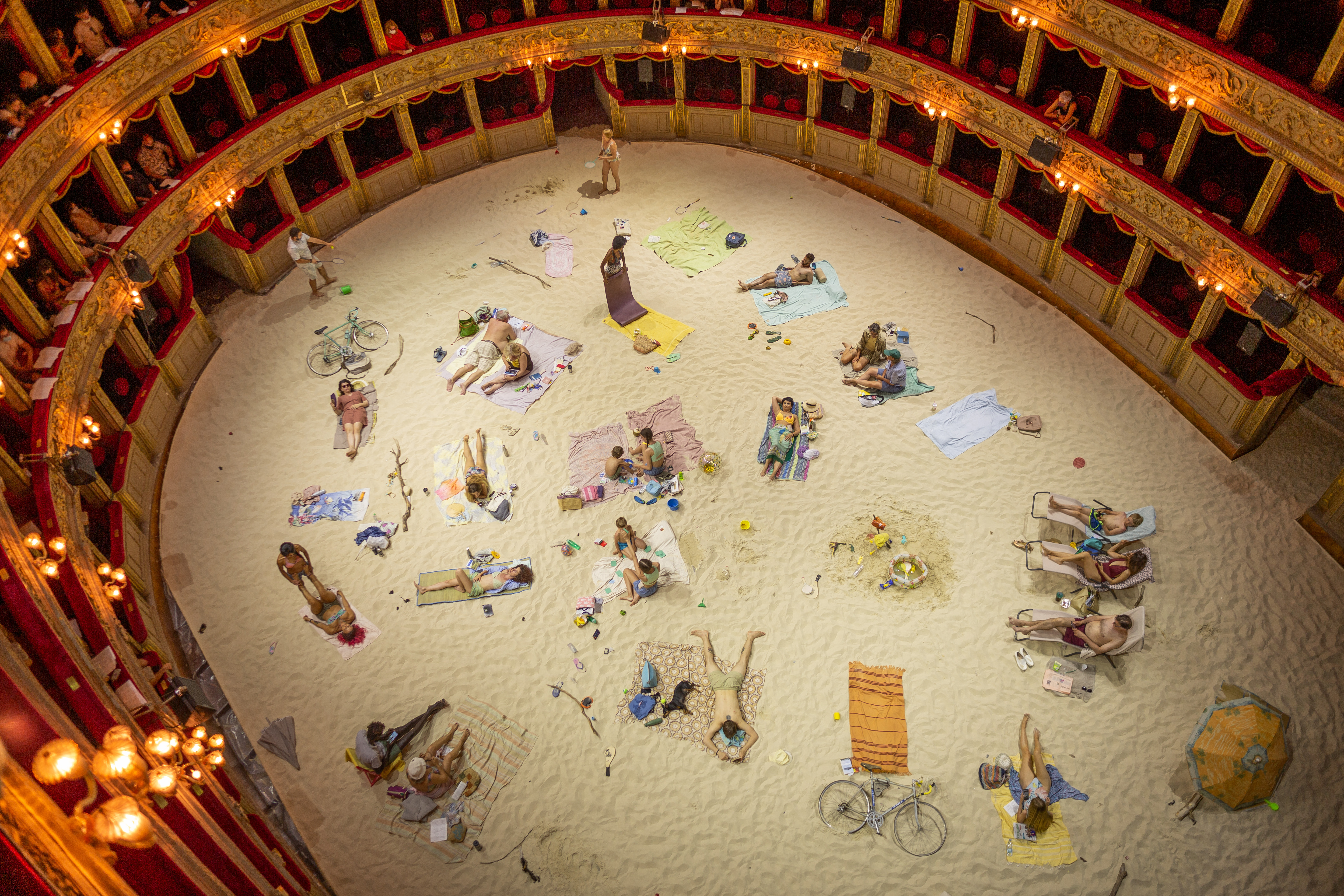 El Teatro Colón se convertirá en una playa con la obra “Sun & Sea”