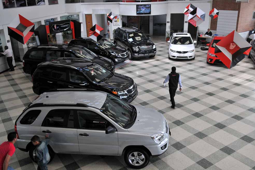 Ventas de carros rompen récord