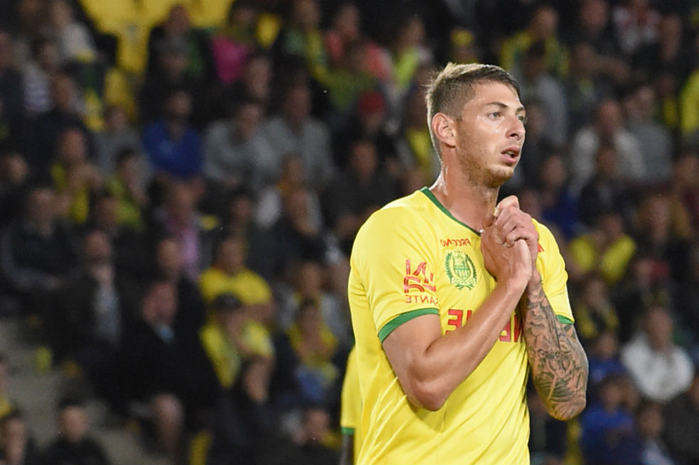 Angustia por futbolista Emiliano Sala: su avión desapareció entre Francia y Reino Unido