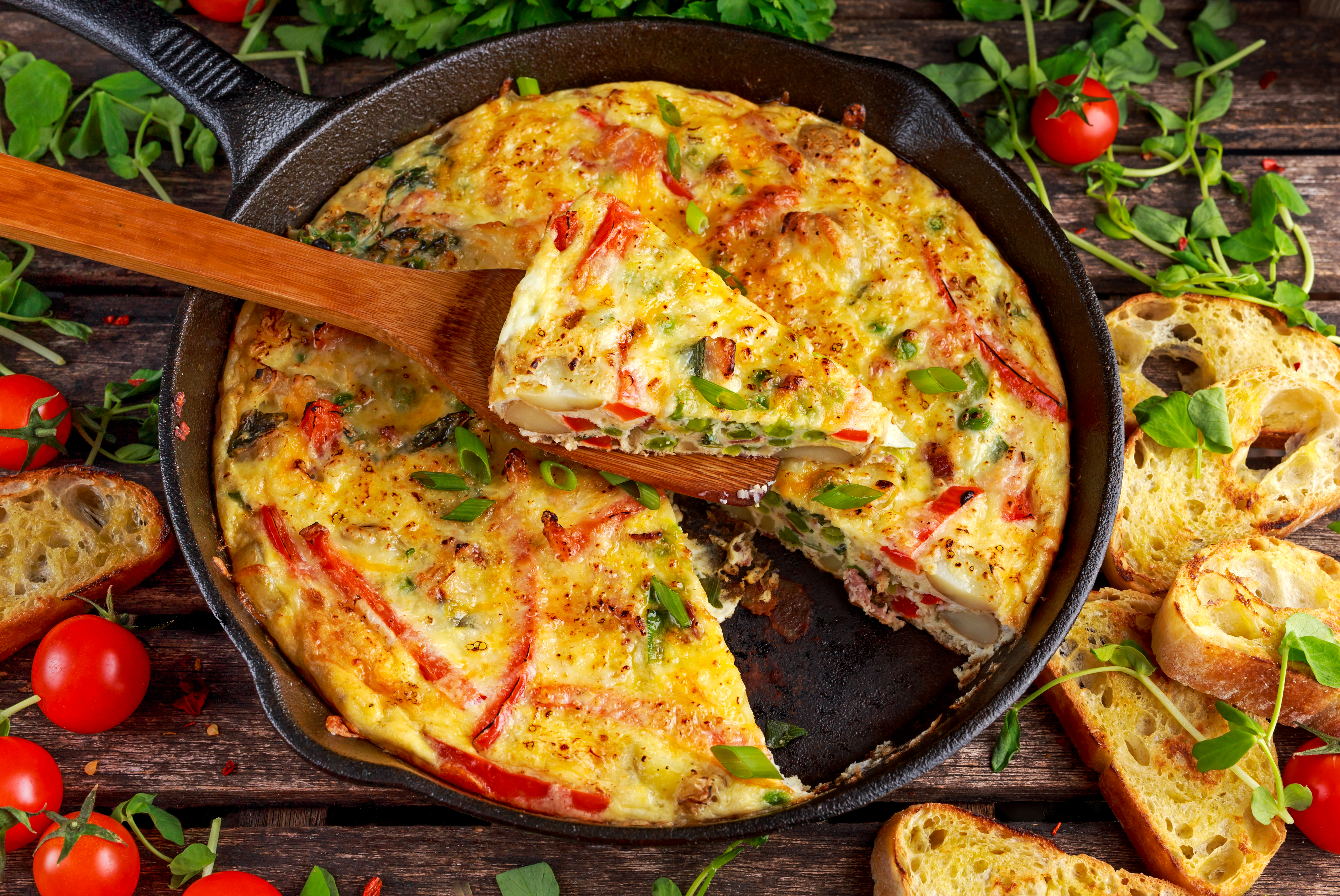 Tres pasos para preparar tortilla de vegetales: un desayuno muy saludable