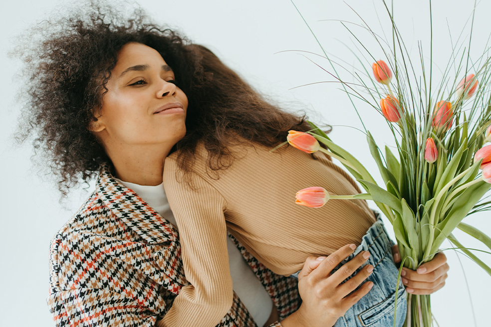 Poema para el Día de la Madre: 3 versos para sorprender a mamá