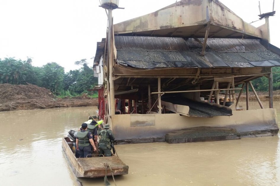 Destruyen dragas flotantes utilizadas para minería ilegal en Caquetá