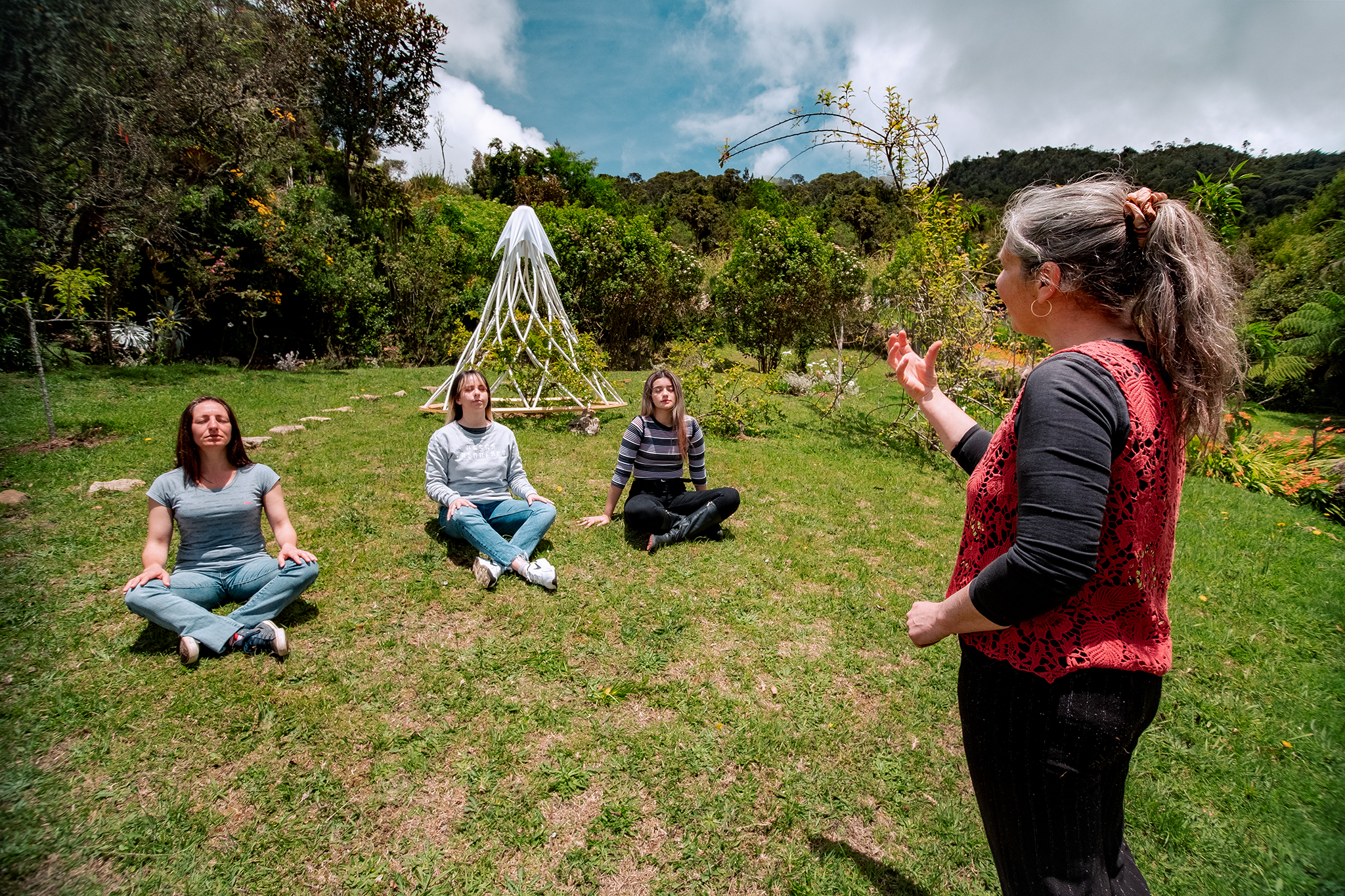 En la Calera, a casi 20 km del centro de Bogotá, se encuentra ubicada la finca Metanoia que ofrece la técnica japonesa Baños de Bosque.