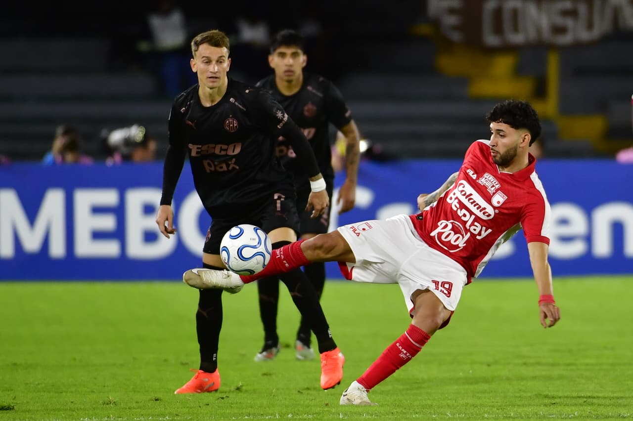Santa Fe le ganó 2-1 a Platense y sigue con chances de clasificar en la Copa Libertadores.