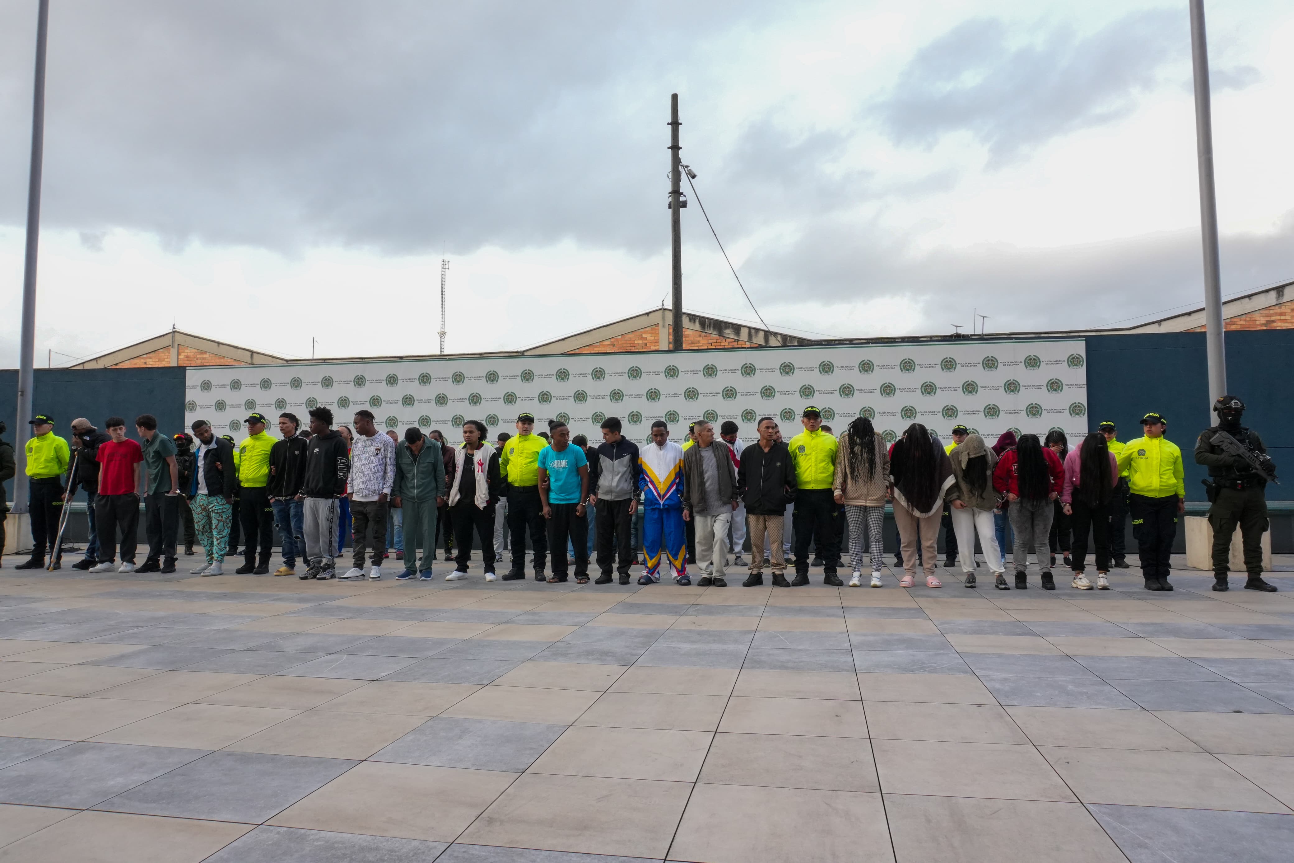 Ofensiva contra el microtráfico en Bogotá deja 40 personas capturadas