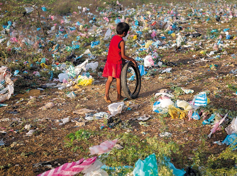 El universo de los plásticos es amplio. Algunos presentan grandes oportunidades de ser recuperados, como las botellas de bebidas. Otros, difícilmente encuentran un mercado que abarque el costo de lo que implica su reciclaje.
