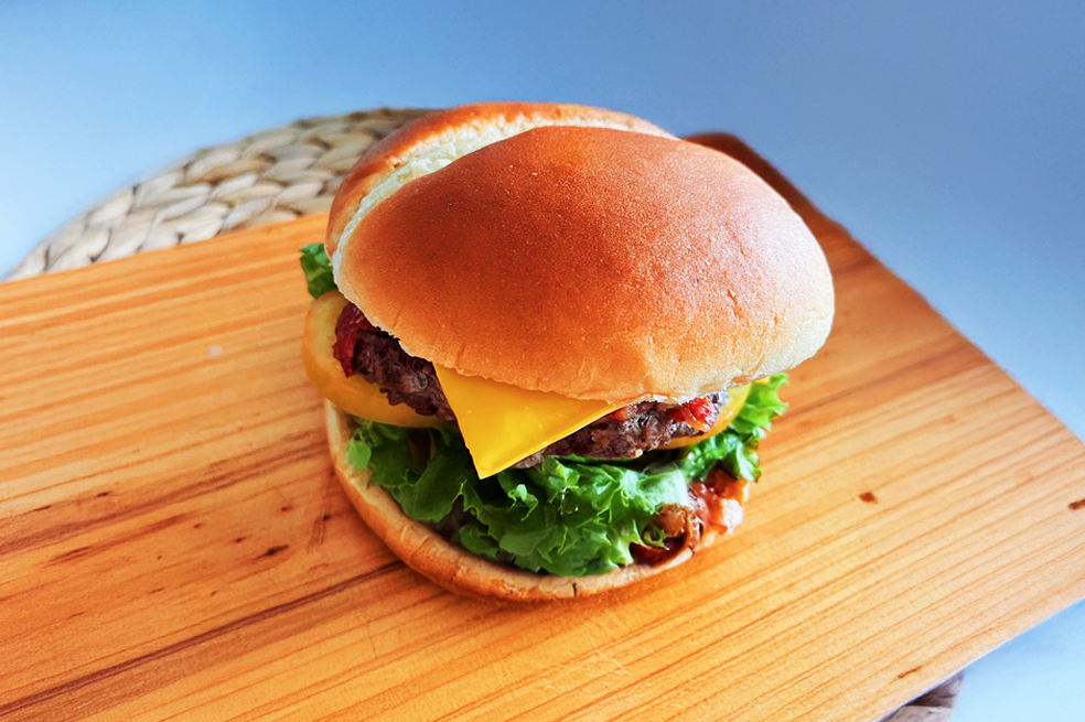 ¿Con ganas de hamburguesa para el almuerzo? Sigue el paso a paso de esta receta