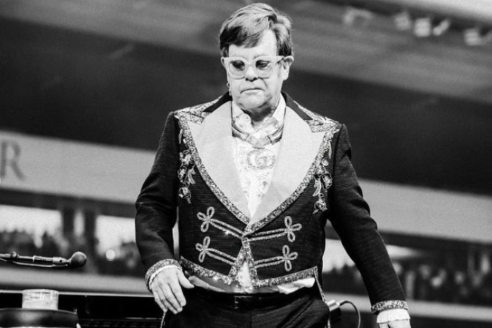 Elton John abandona Twitter por políticas del magnate Elon Musk
