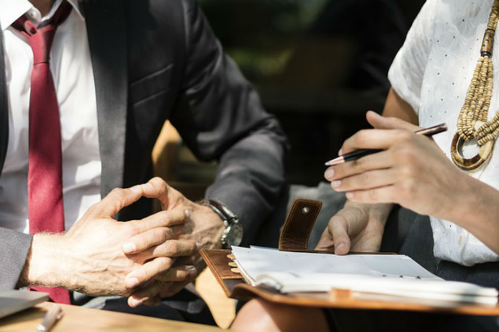 Nueva ley prohíbe a los partidos políticos de Taiwán realizar negocios
