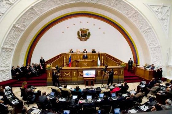 Parlamento declara "ruptura del orden constitucional" en Venezuela