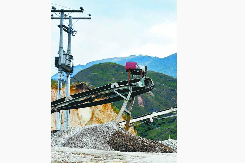 Distrito reclama soberanía para restringir la minería