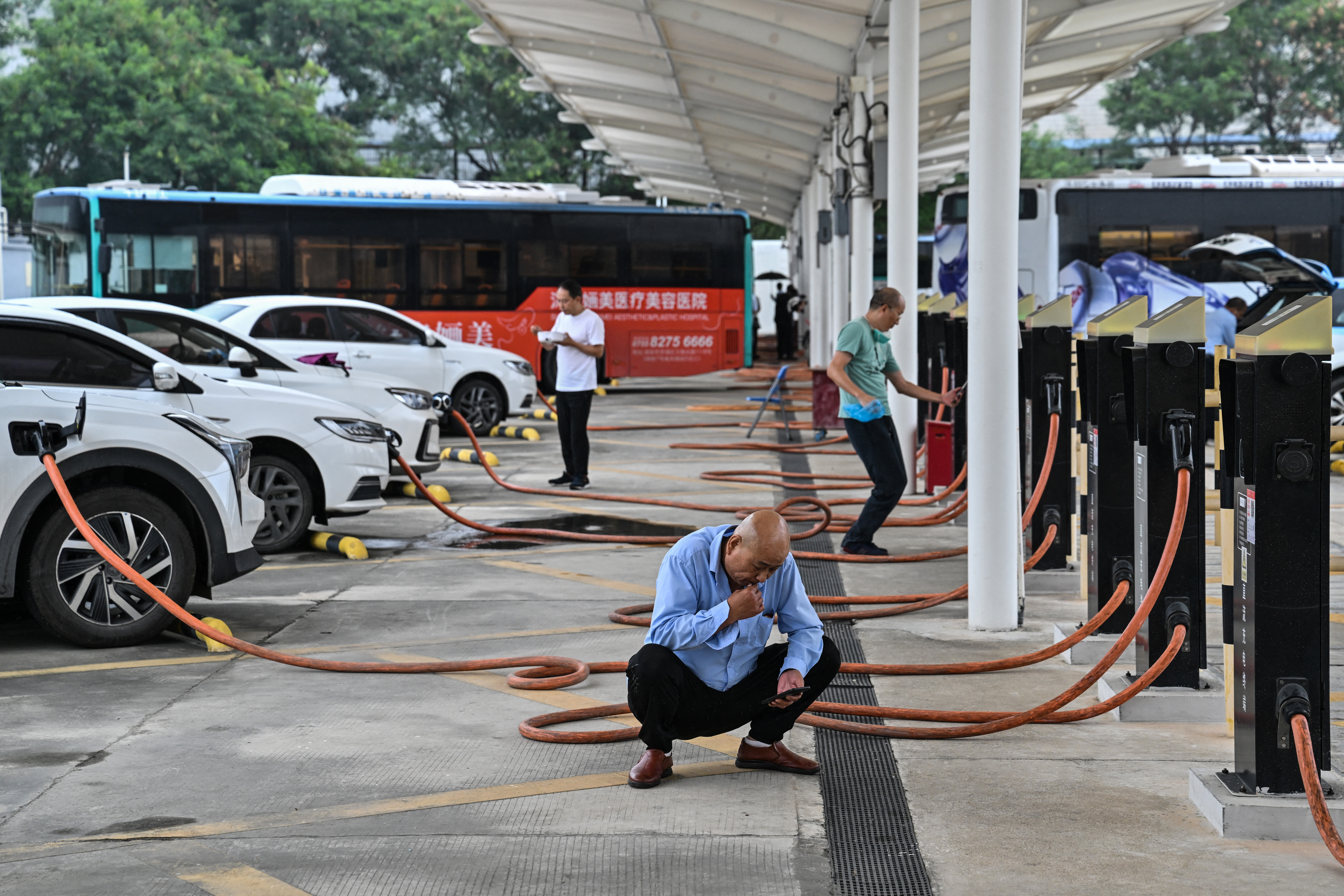 Crecimiento y demandas: el presente y futuro de los carros eléctricos