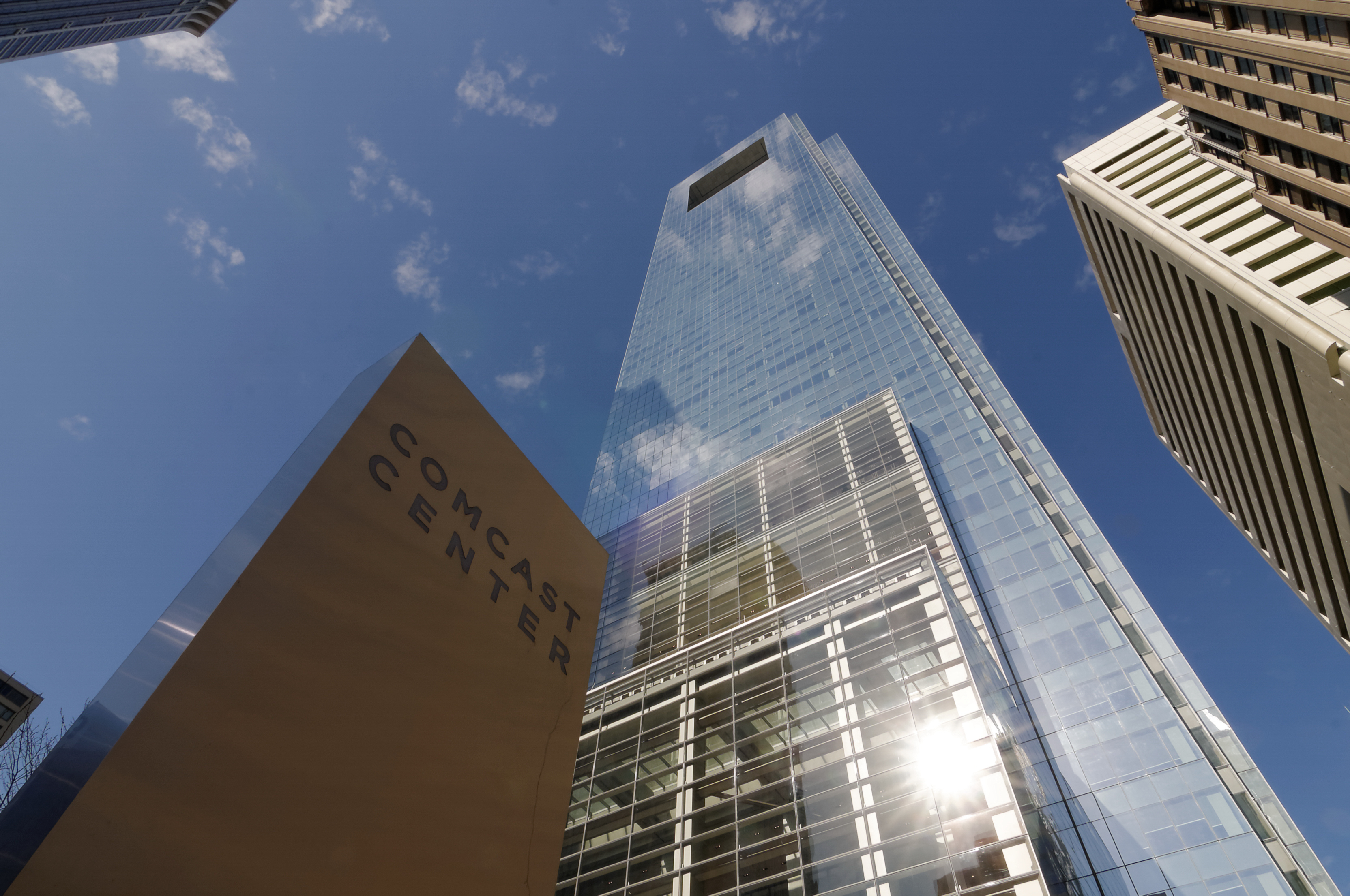 Comcast – Sky, nueva transacción de gigantes de TV para resistir ante el streaming