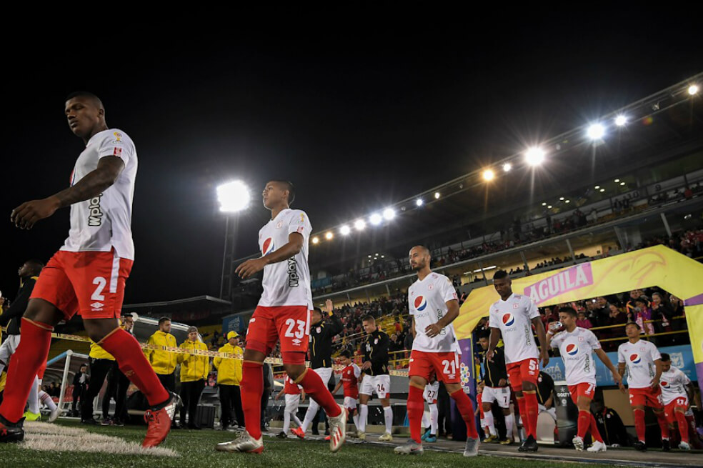 América venció al Envigado y es líder de la Liga Águila
