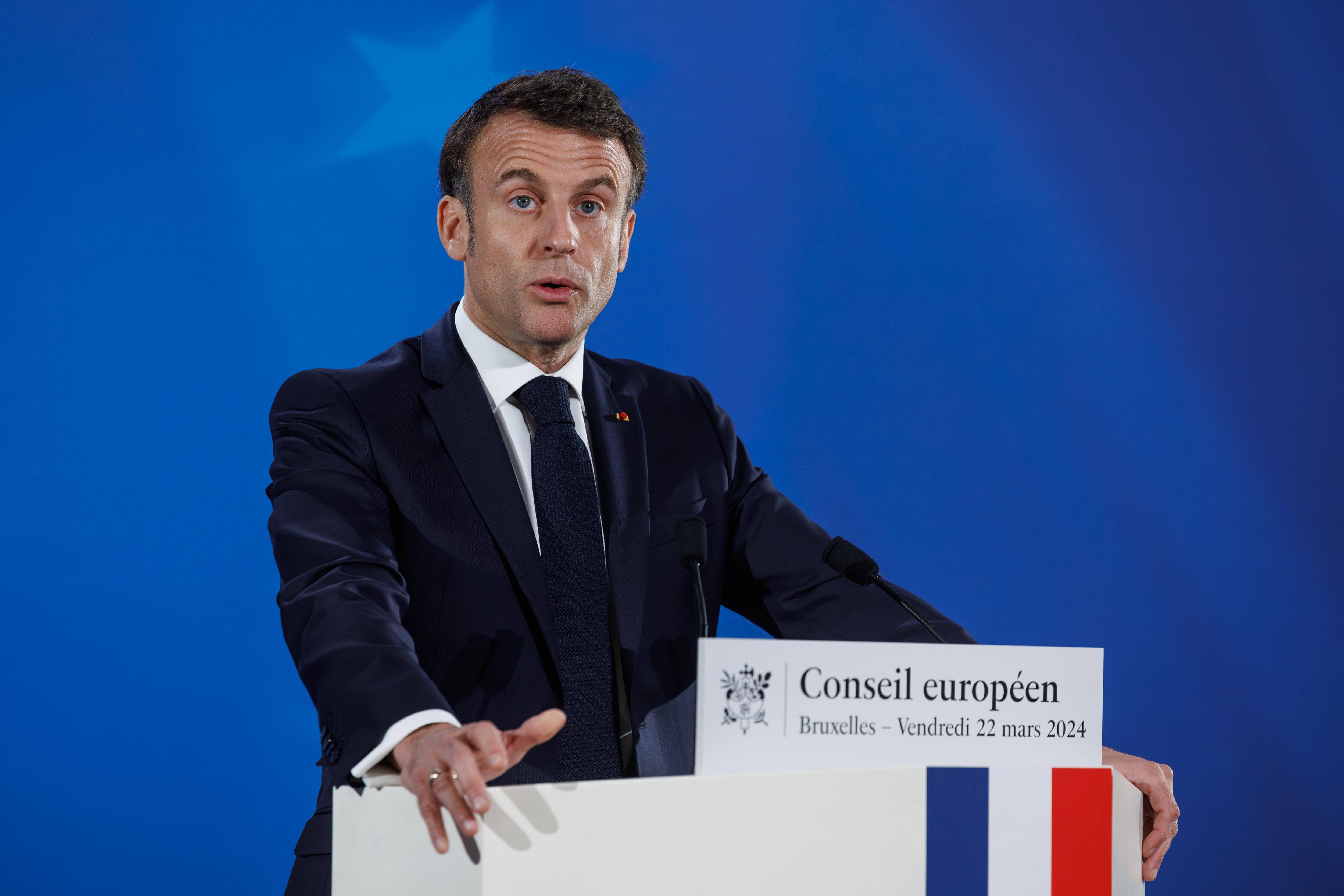 Brussels (Belgium), 22/03/2024.- French President Emmanuel Macron speaks to the press during the second day of a European Council meeting in Brussels, Belgium, 22 March 2024. EU leaders are meeting in Brussels to discuss continued support for Ukraine, the developing situation in the Middle East, security and defense, enlargement, external relations, migration, agriculture as well as the European semester. (Bélgica, Ucrania, Bruselas) EFE/EPA/OLIVIER MATTHYS