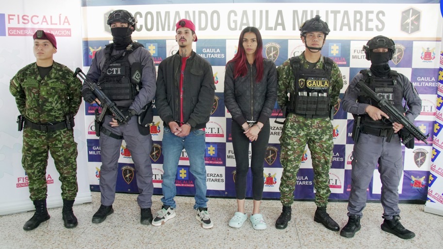 Capturan en Suba a pareja señalada de explotar sexualmente a su hija por internet