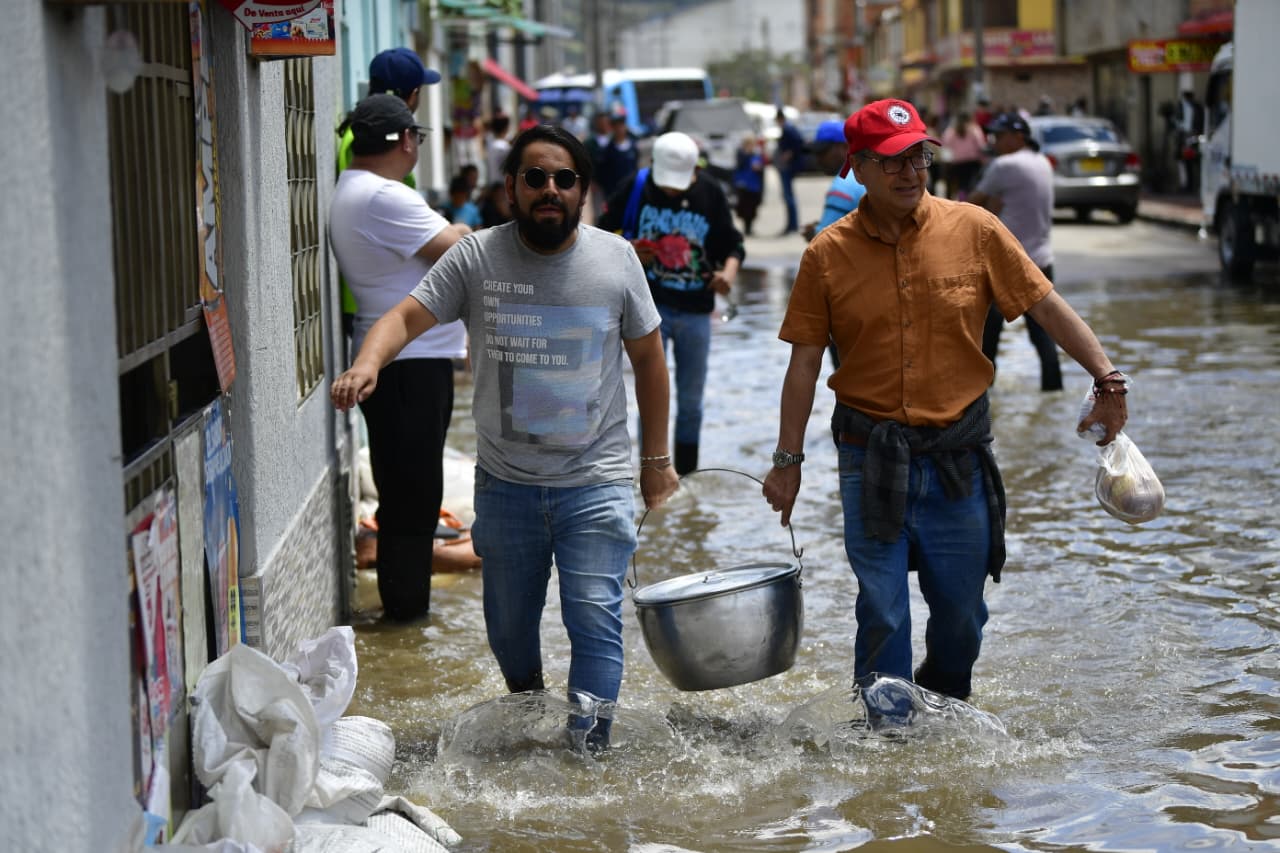 Inundación en Facatativá: 595 familias deben resurgir del agua y el lodo
