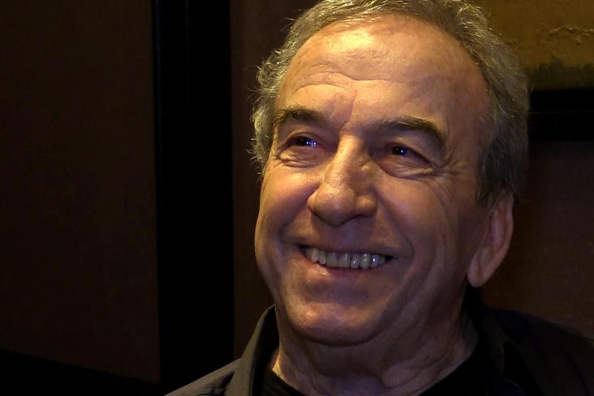 José Luis Perales está vivo y no solo canta, sino que escribe novelas como esta