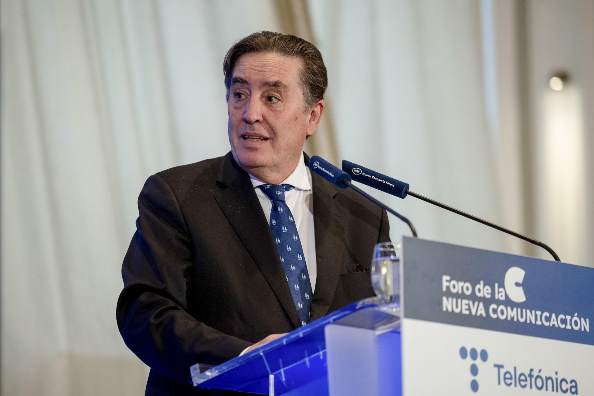 La RAE se pronuncia tras las críticas de Luis García Montero sobre su director