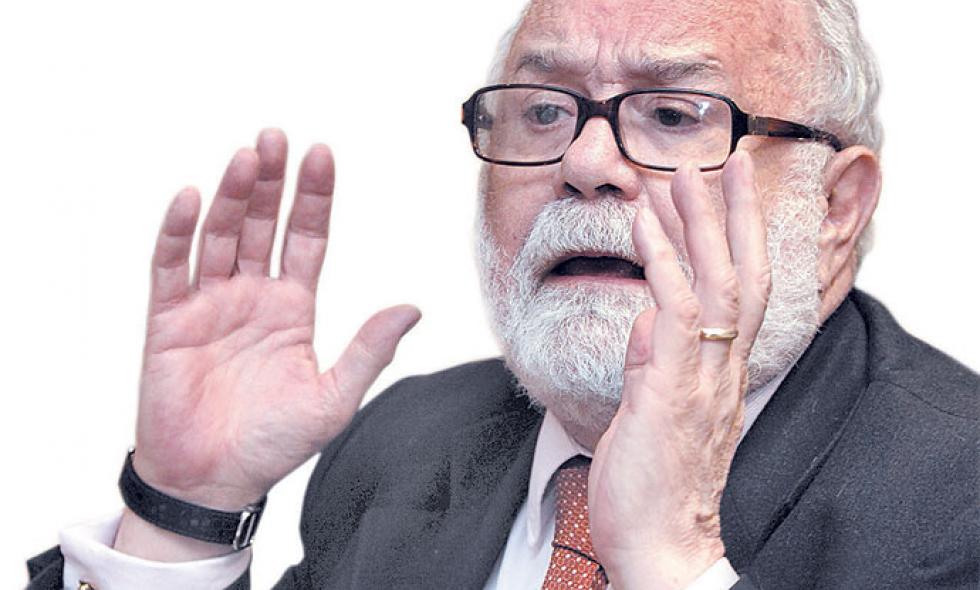 Quién es Hernando Yepes Arcila, el abogado que tiene decisión clave en tema aborto