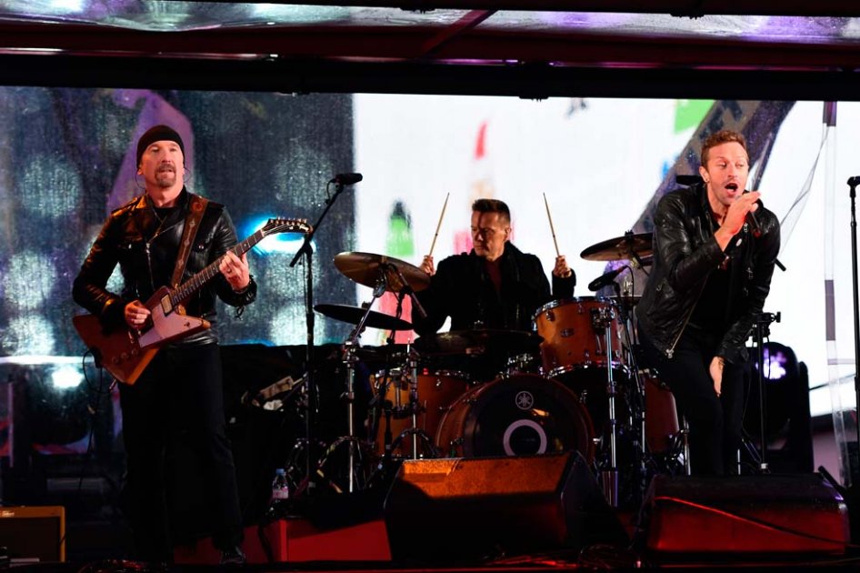 U2 ofrece concierto sorpresa para apoyar lucha contra el sida