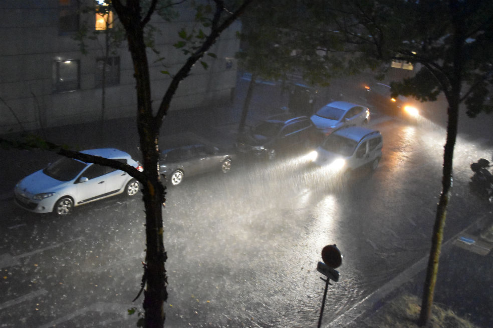 Récord de lluvia en una hora en París