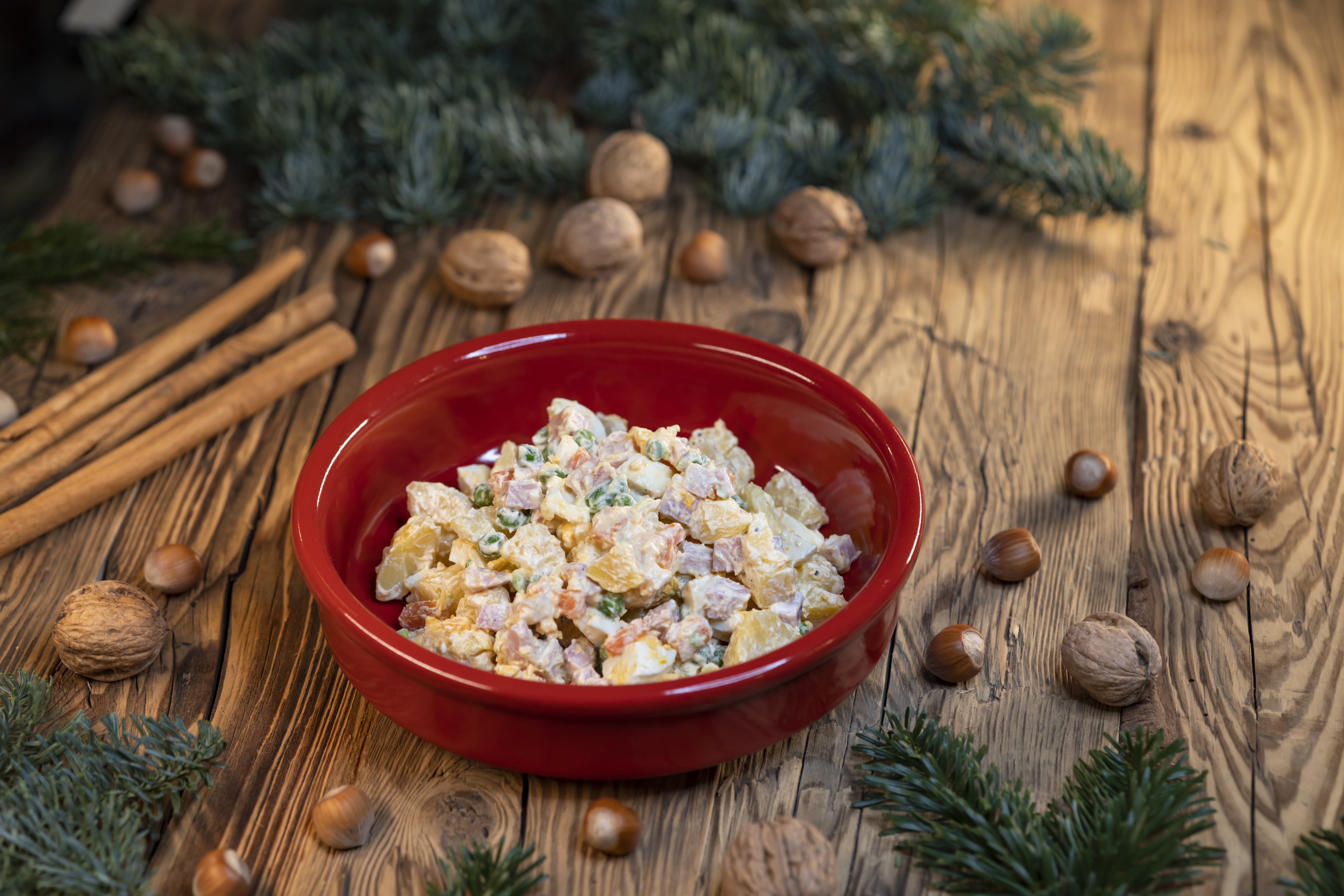 Ensalada de papa navideña, la guarnición ideal para tus proteínas favoritas
