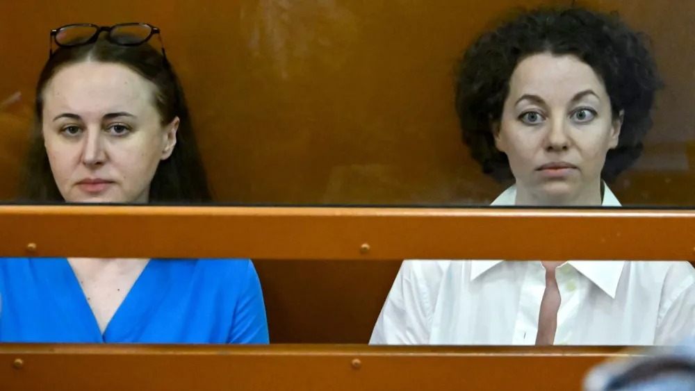 Dos artistas fueron condenadas a seis años de cárcel por una obra de teatro