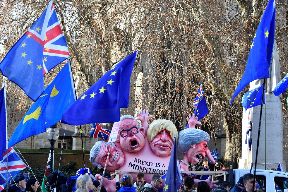 Parlamento británico votará por el brexit en enero