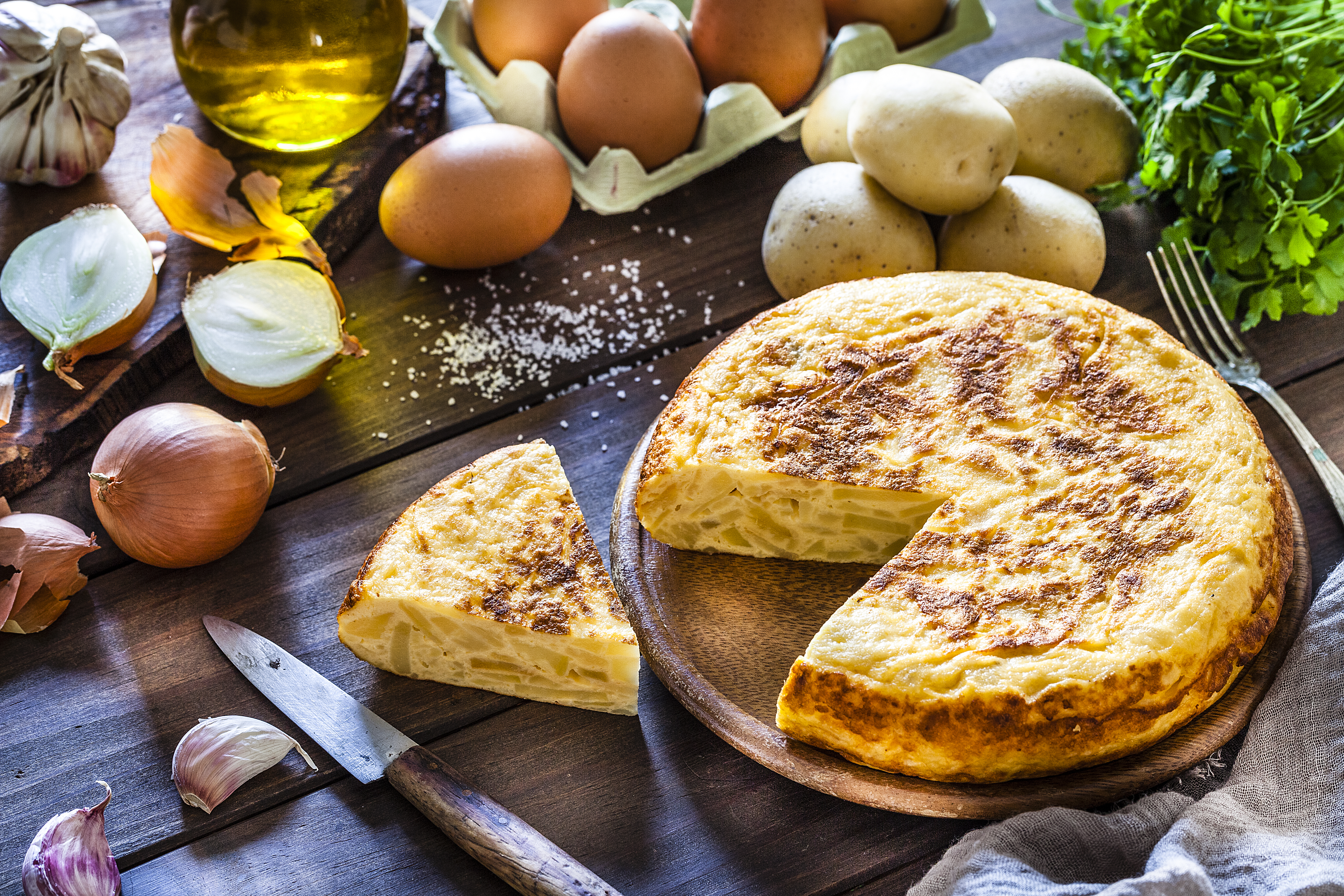 La tortilla de patatas, una receta tradicional que nació en las cocinas humildes