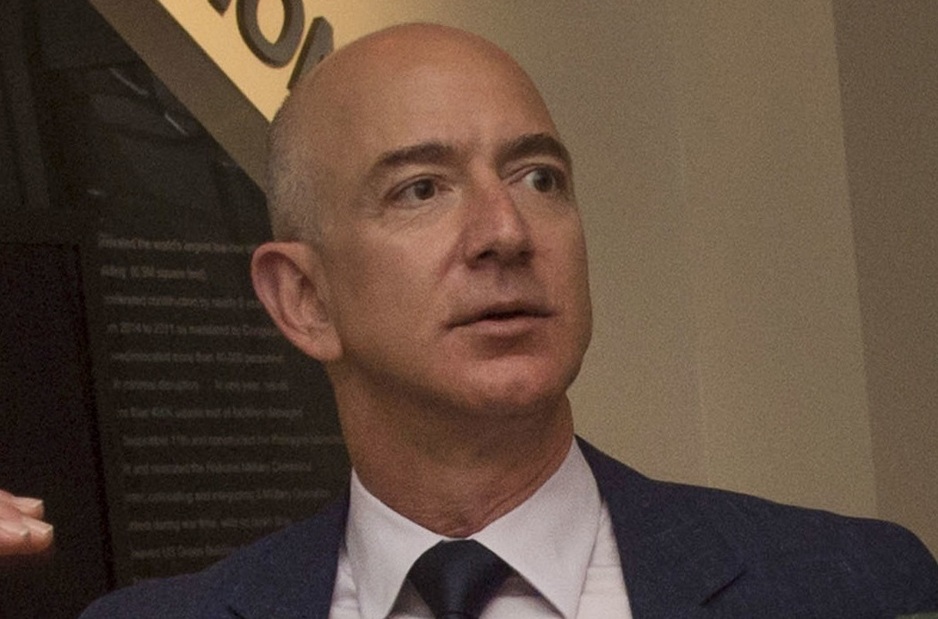 Jeff Bezos, presionado para dejar de vender reconocimiento facial al gobierno de EEUU