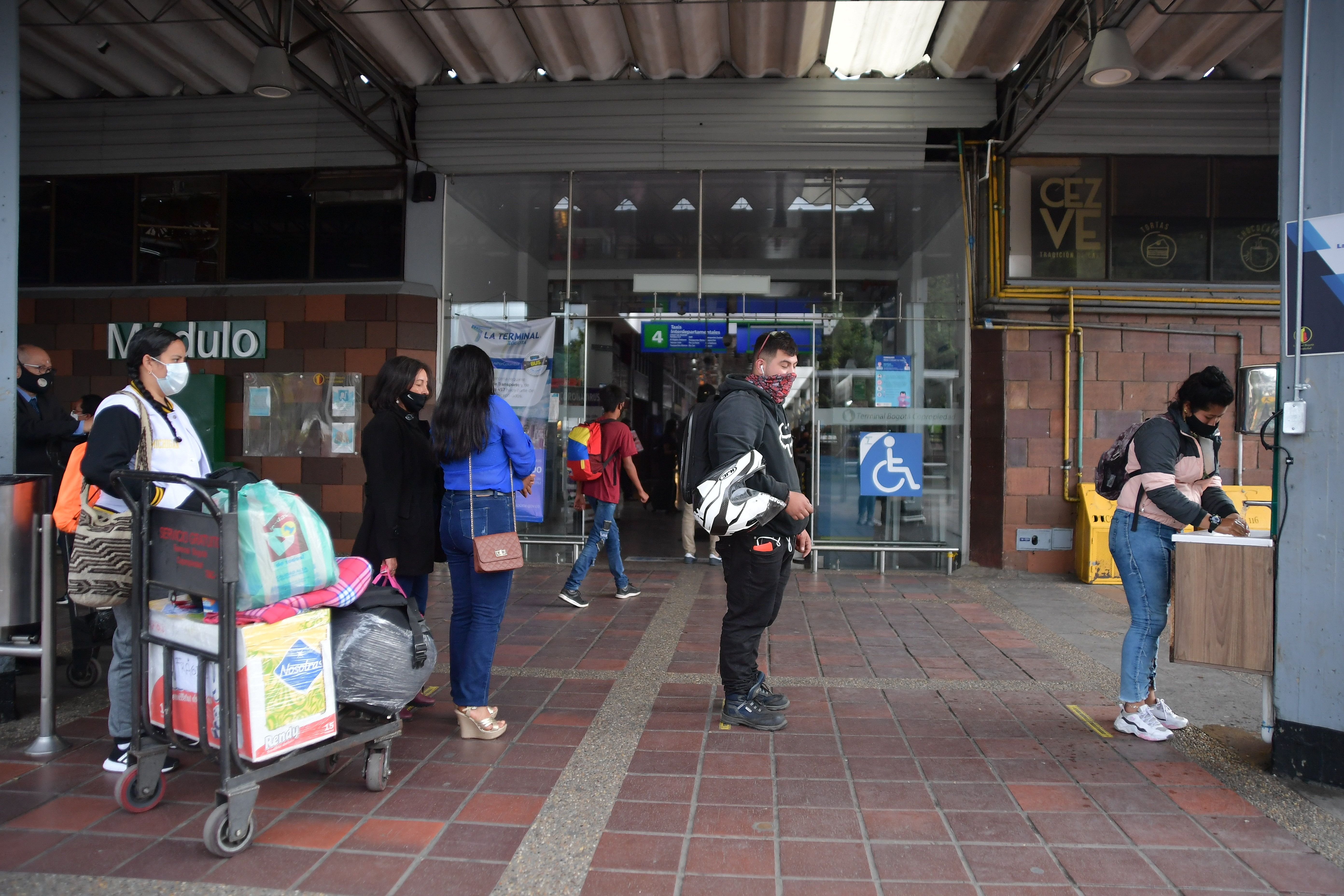 Cuarentena en Bogotá: ¿se puede viajar en los días de aislamiento estricto?