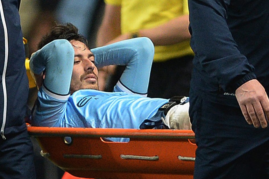 David Silva sufrió una lesión que preocupa en España