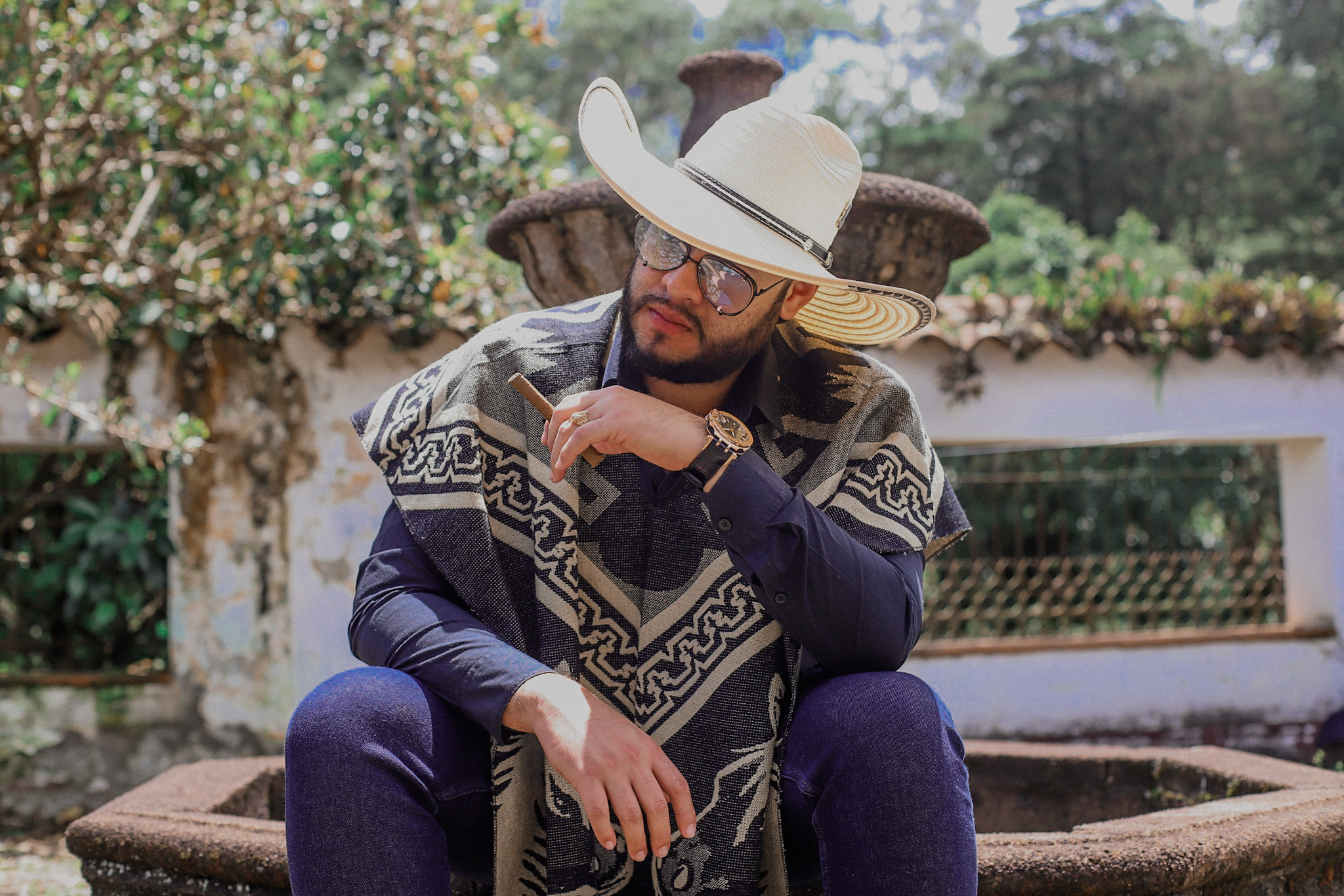 Camilo Baena, “El rey de la banda” lanza su canción “Por cabrón me levanto”