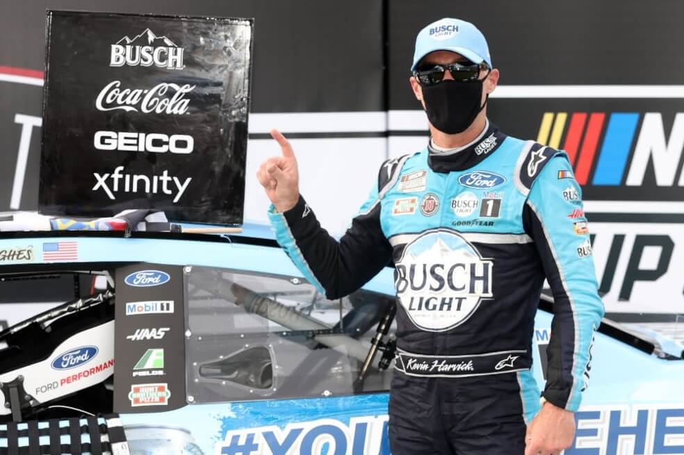 Nascar regresó a puerta cerrada