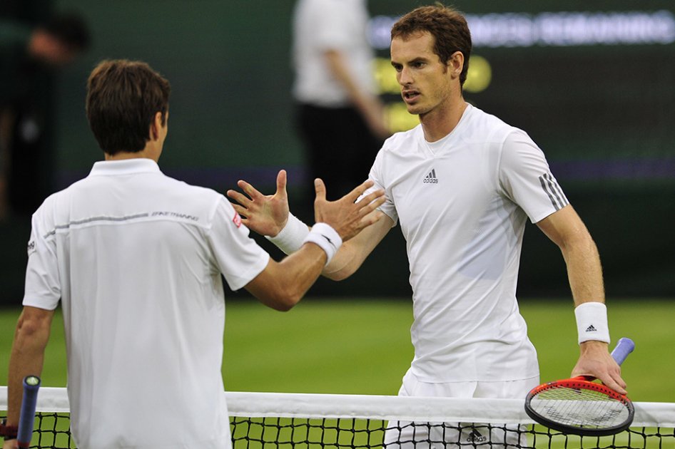 Andy Murray avanzó sin complicaciones a octavos en Wimbledon