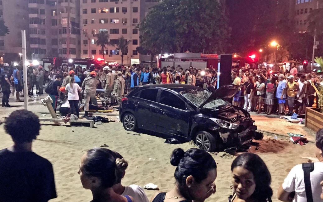 Más de 600 damnificados en Copacabana por fuertes lluvias e inundaciones
