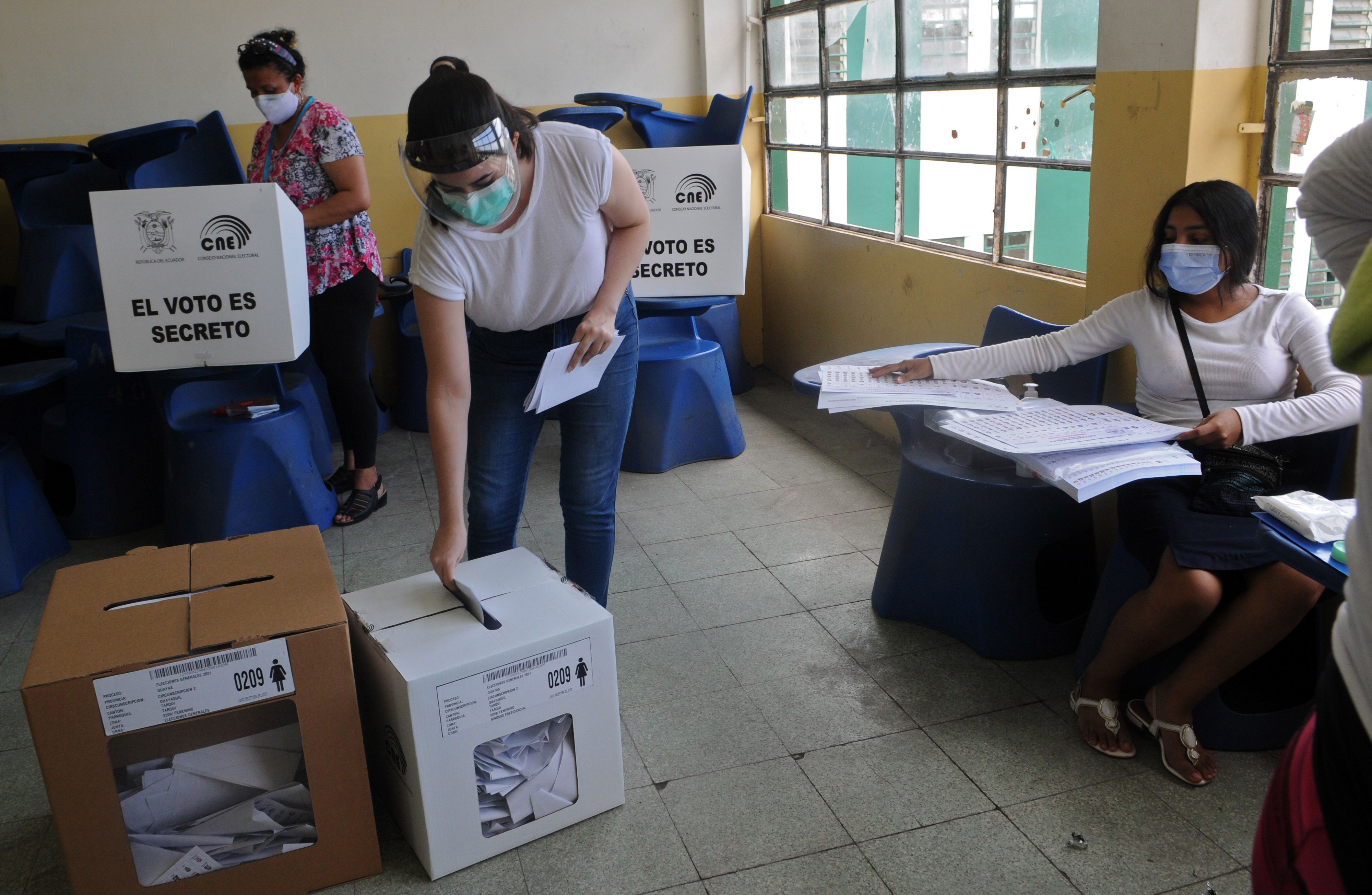 Elecciones en Ecuador: un conteo de infarto