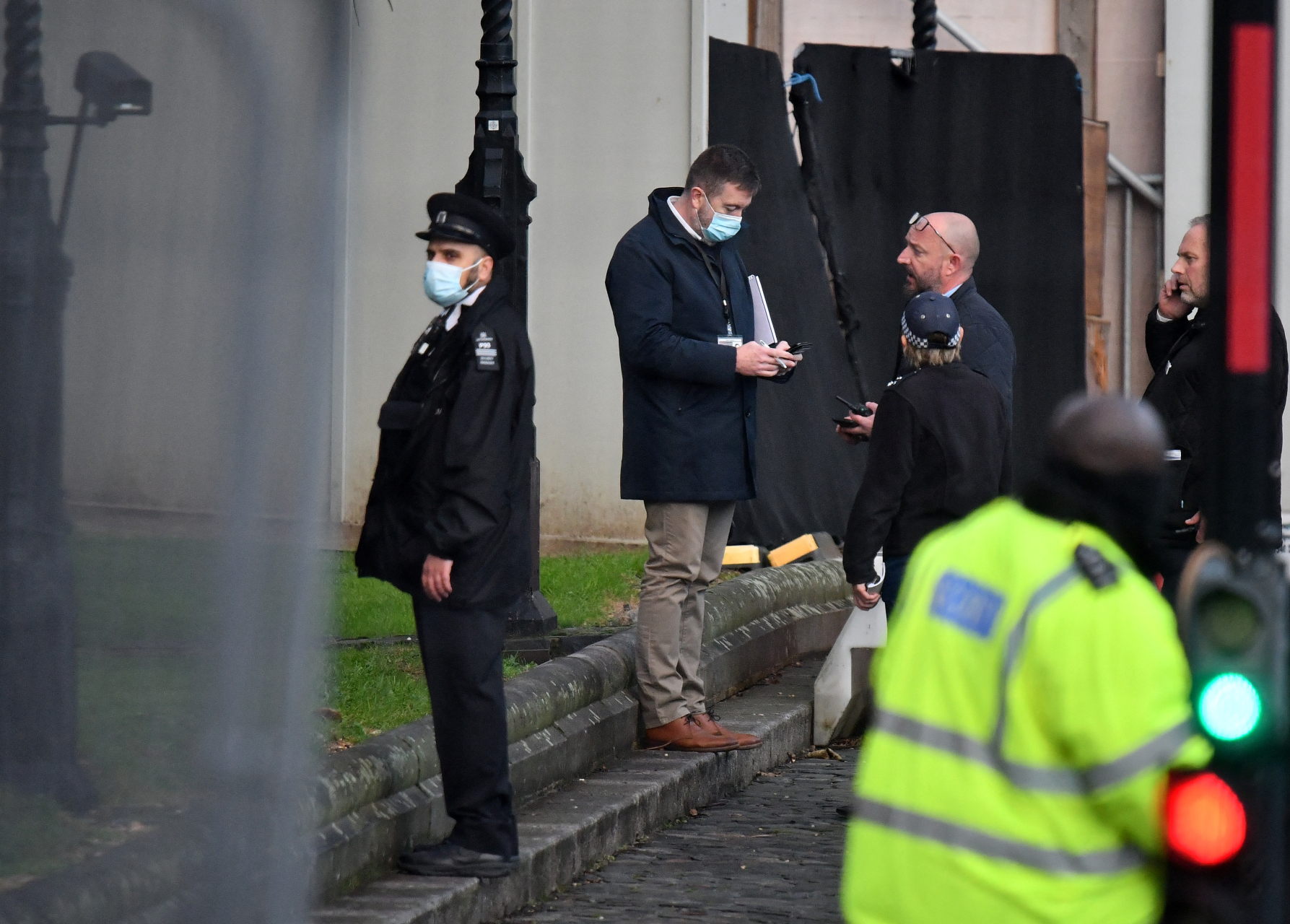 Condenan a dos policías en Londres por tomar y compartir fotos de mujeres asesinadas