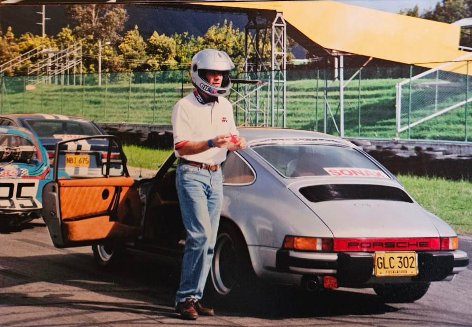 La historia de un piloto apasionado que terminó como empresario automotriz