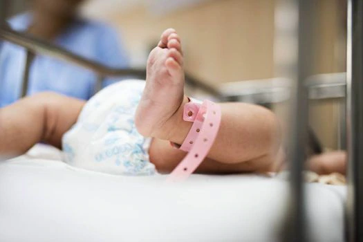 Los nacimientos en niñas menores de 14 años aumentaron un 19% en Colombia en 2021