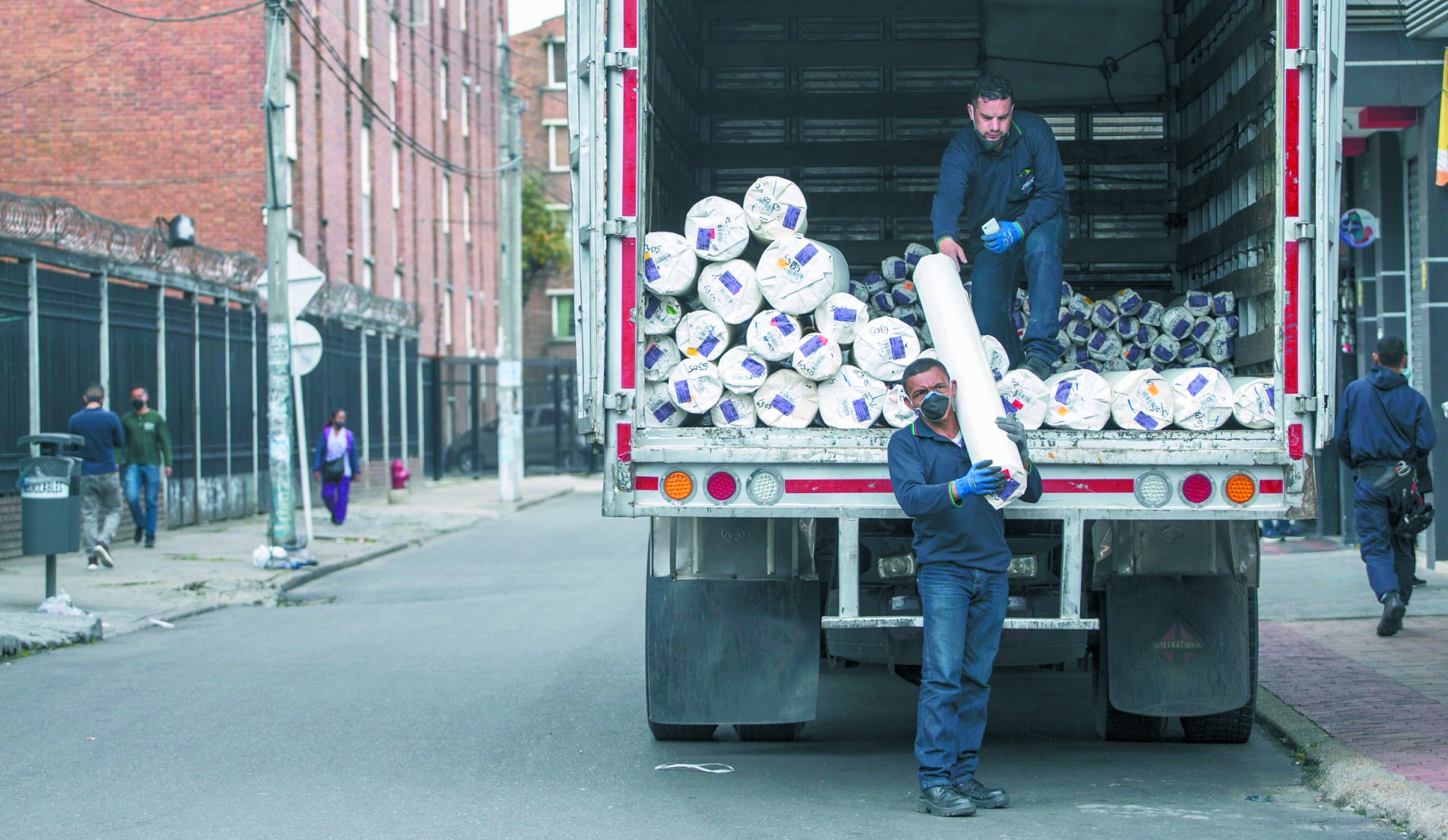 El impacto de la crisis de los contenedores en la industria textil nacional