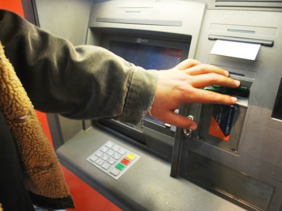 A cuentas bancarias con movimientos inferiores a tres salarios mínimos no les cobrarían por retiros