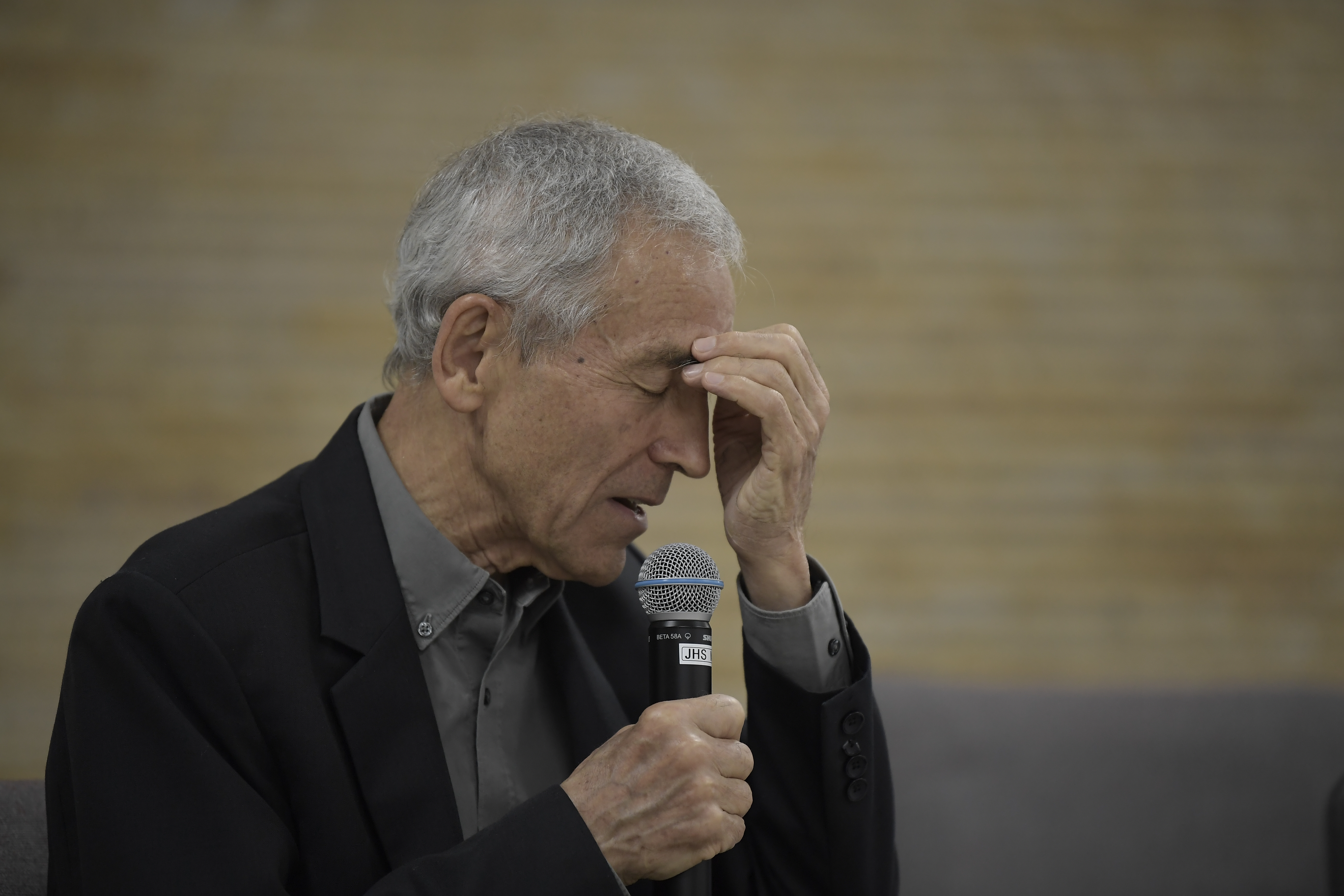 Fiscalía investiga al padre De Roux por presunto encubrimiento de abuso sexual