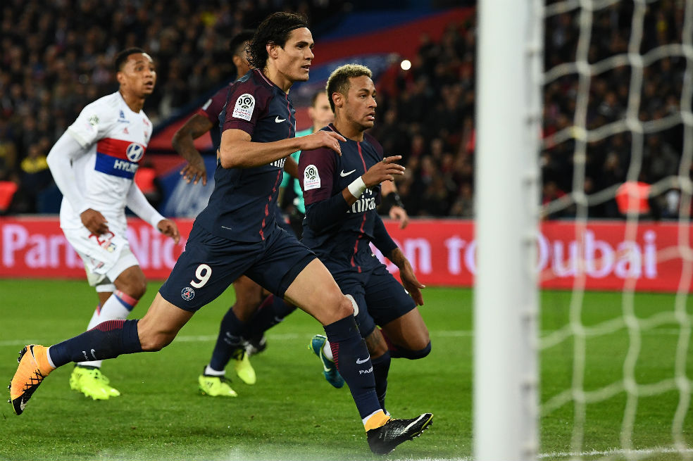 Neymar y Cavani habrían estado a punto de irse a los puños en vestuario del PSG