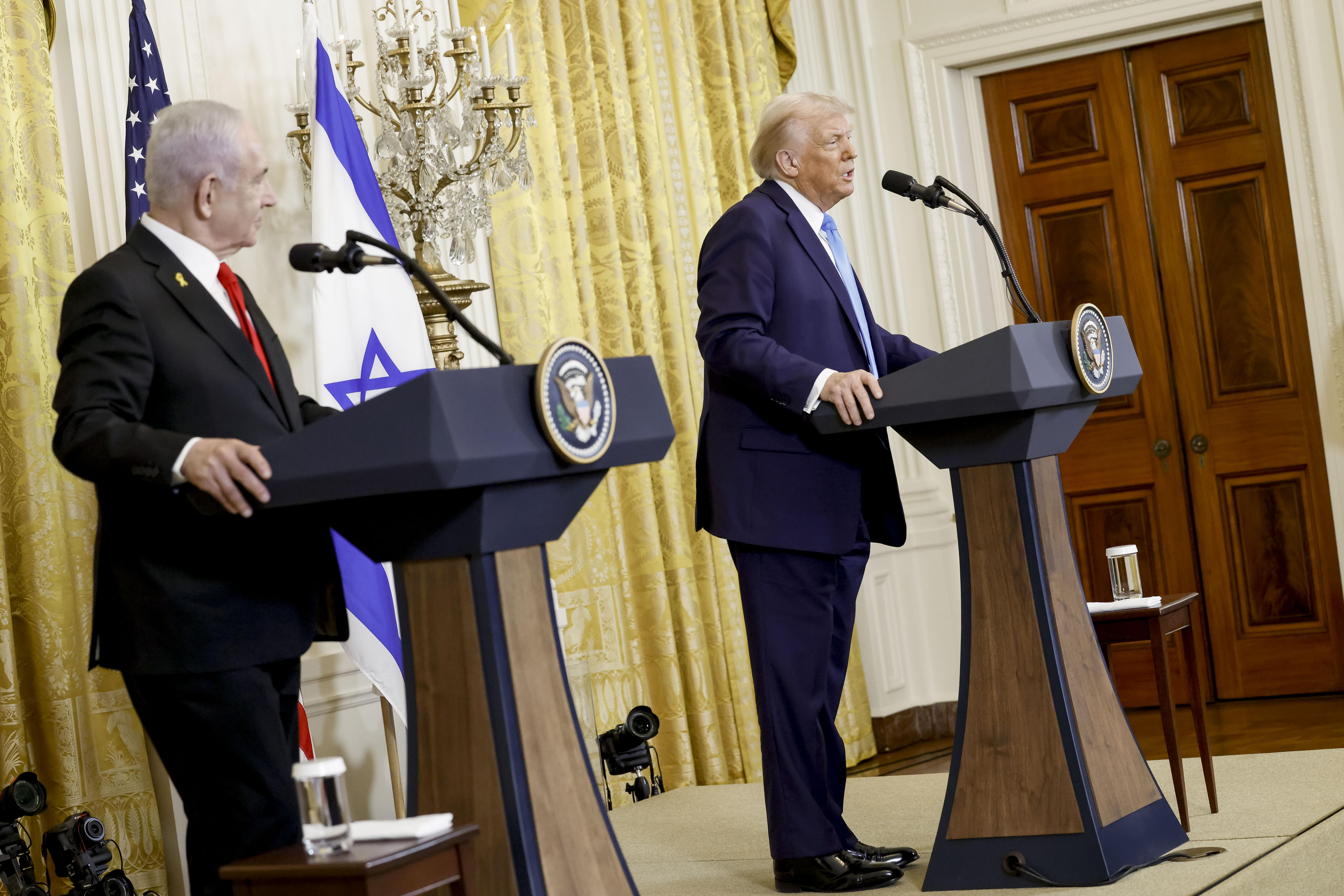 Trump dice que EE. UU. “tomará el control” de Gaza y liderará su reconstrucción