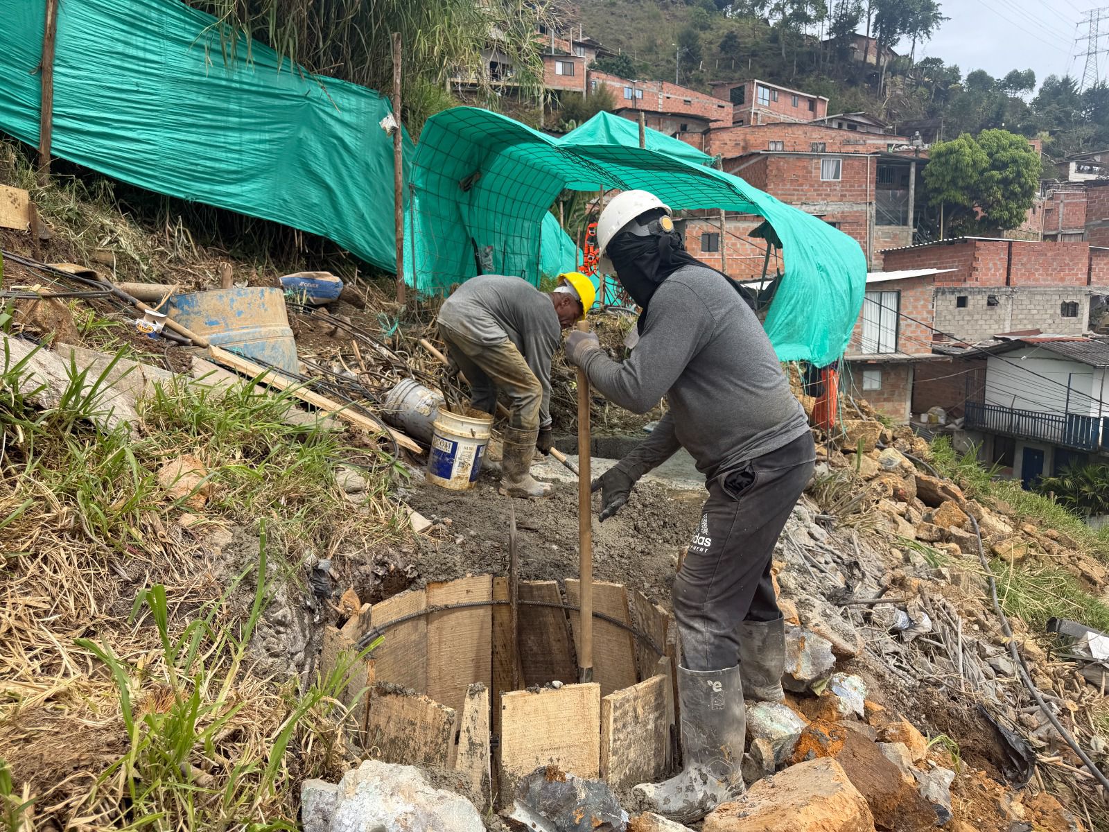 Suspenden obras en Medellín por incumplir normas urbanísticas en zona ambiental
