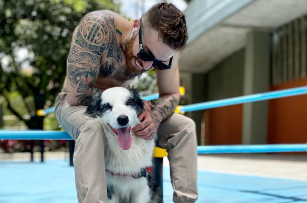 Bruno, el perro de Mateo Varela, visitó La Casa de los Famosos y conmovió a todos