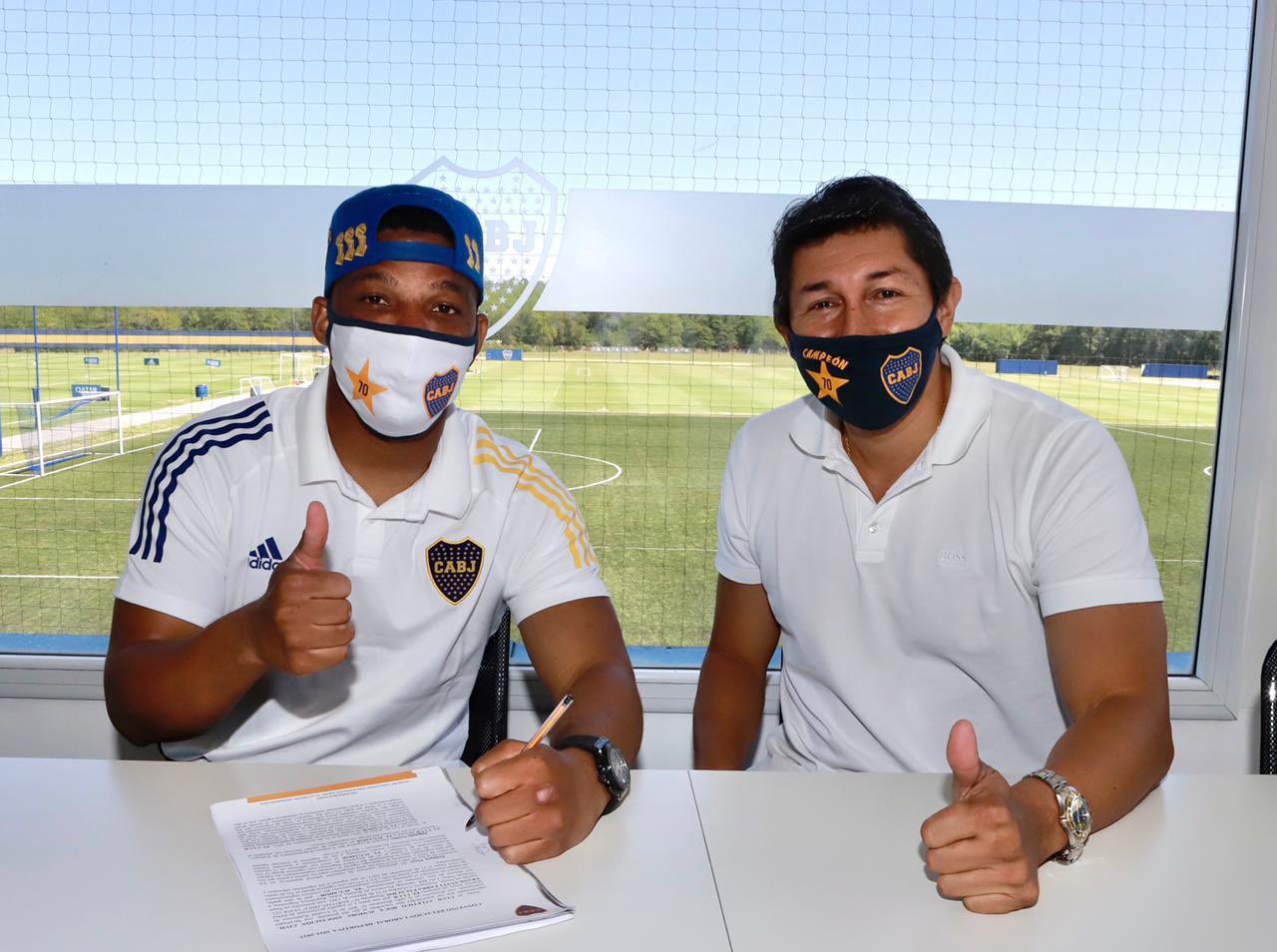 Frank Fabra renovó su contrato con Boca Juniors