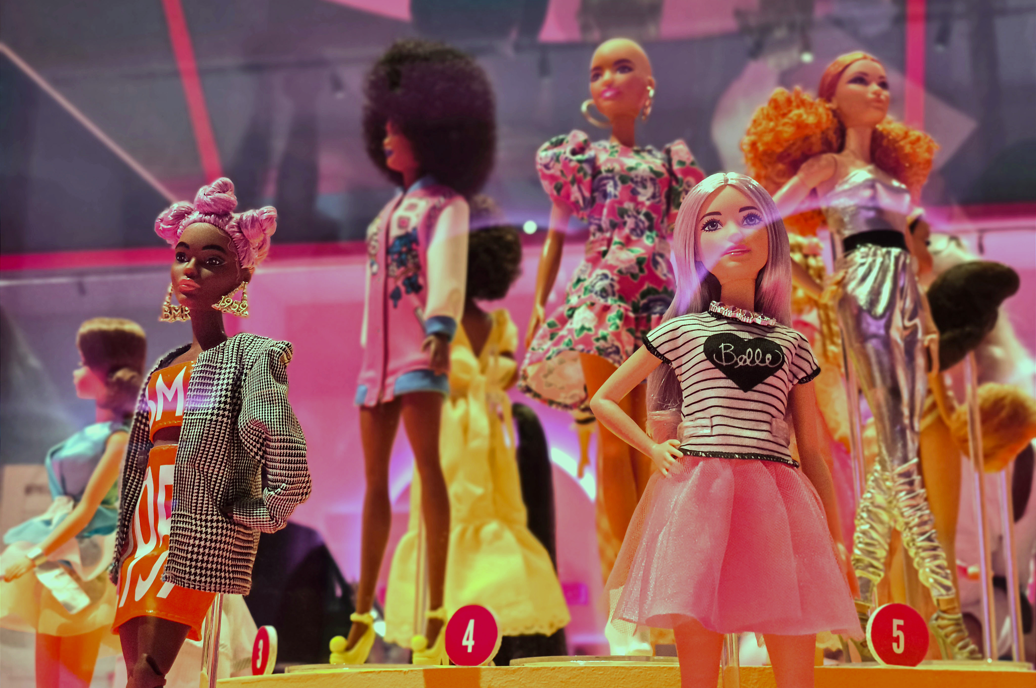 La colección de Barbie inspirada en la historia del arte que precedió a la colaboración con el MoMA